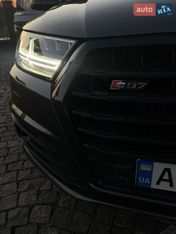 Внедорожник / Кроссовер Audi SQ7 2019 в Берегово