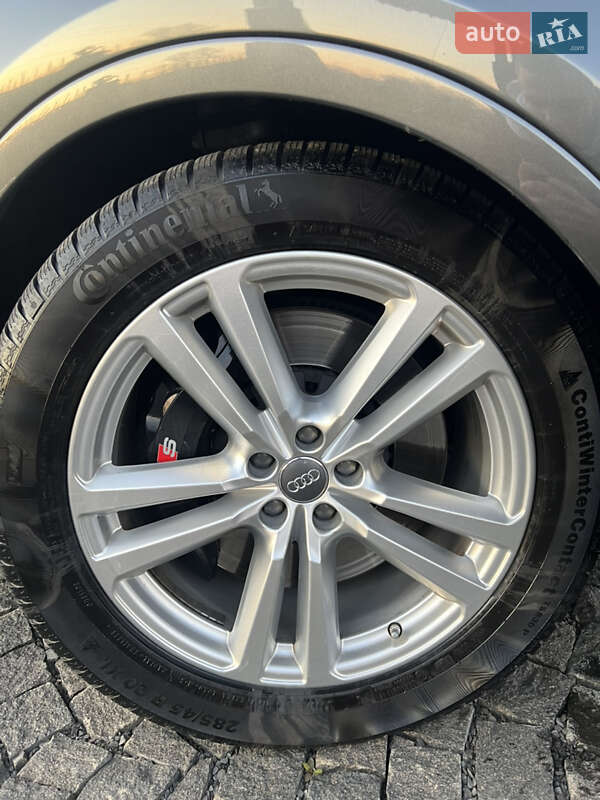 Внедорожник / Кроссовер Audi SQ7 2019 в Берегово