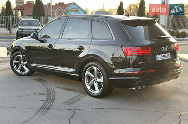 Позашляховик / Кросовер Audi SQ7 2017 в 