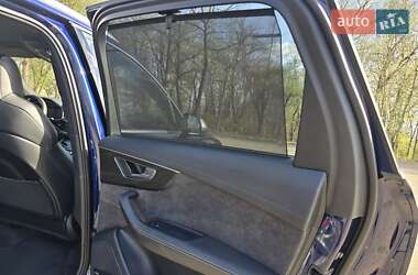 Внедорожник / Кроссовер Audi SQ7 2020 в 