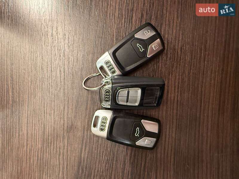 Позашляховик / Кросовер Audi SQ7 2017 в Первомайську