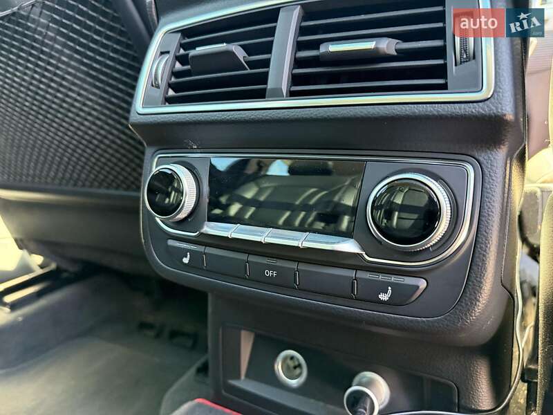 Позашляховик / Кросовер Audi SQ7 2017 в Первомайську