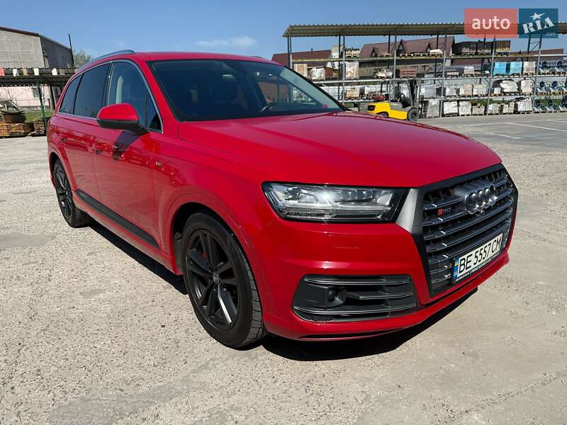 Позашляховик / Кросовер Audi SQ7 2017 в Первомайську