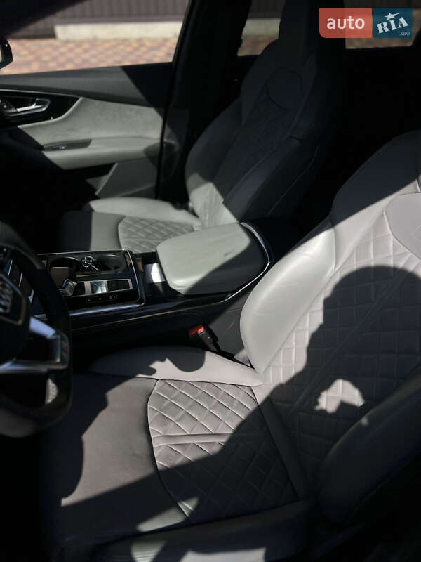 Внедорожник / Кроссовер Audi SQ7 2021 в Хмельницком