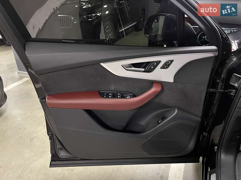Позашляховик / Кросовер Audi SQ7 2020 в Львові