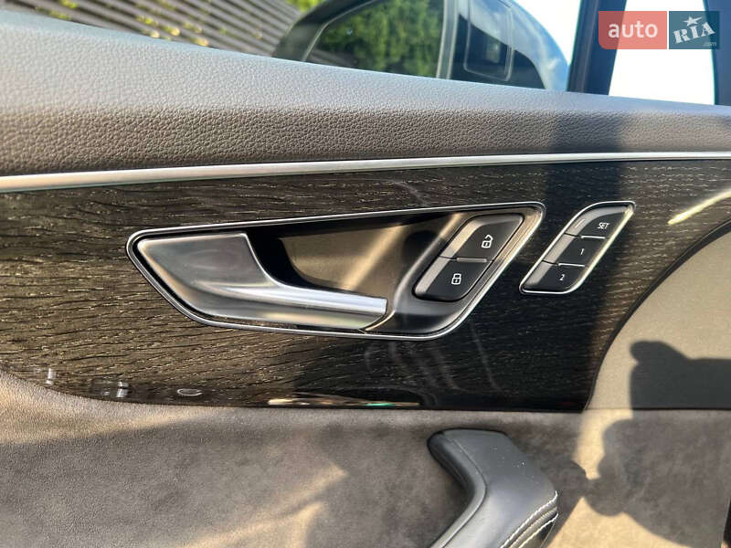 Внедорожник / Кроссовер Audi SQ7 2019 в Луцке