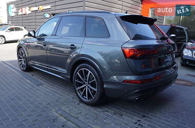 Позашляховик / Кросовер Audi SQ7 2021 в 