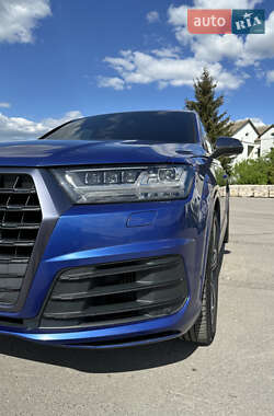 Внедорожник / Кроссовер Audi SQ7 2017 в 