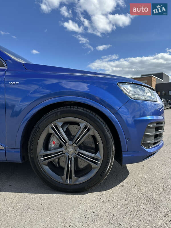 Внедорожник / Кроссовер Audi SQ7 2017 в Ровно