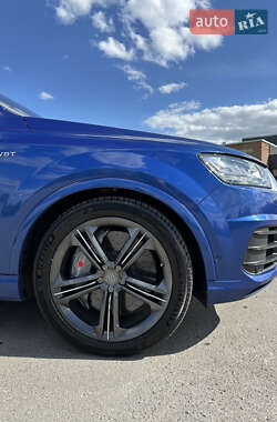 Внедорожник / Кроссовер Audi SQ7 2017 в 