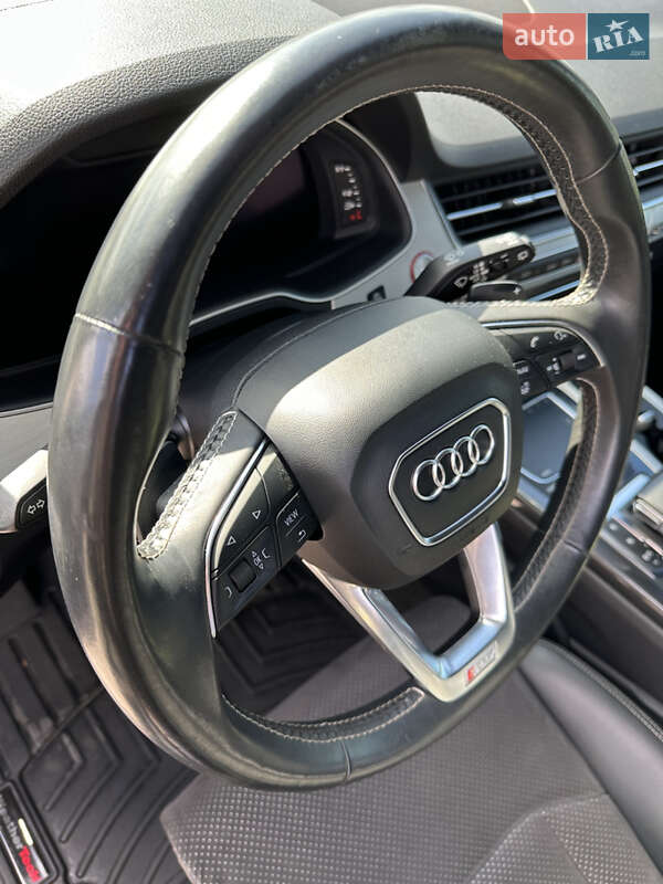Внедорожник / Кроссовер Audi SQ7 2017 в Ровно