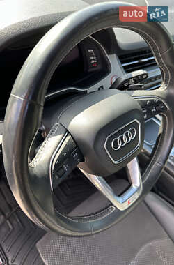 Внедорожник / Кроссовер Audi SQ7 2017 в 