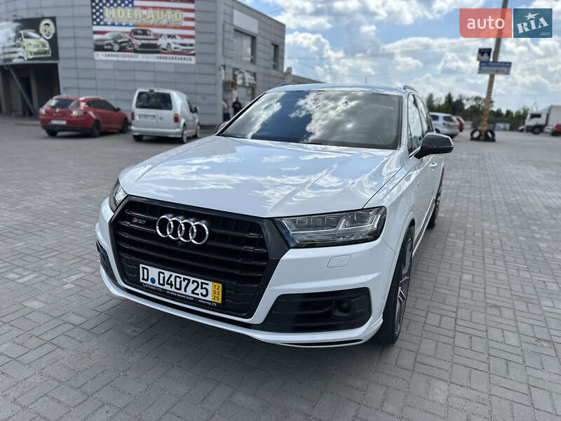 Внедорожник / Кроссовер Audi SQ7 2017 в Ужгороде