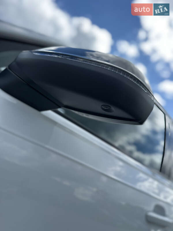 Внедорожник / Кроссовер Audi SQ7 2017 в Ужгороде