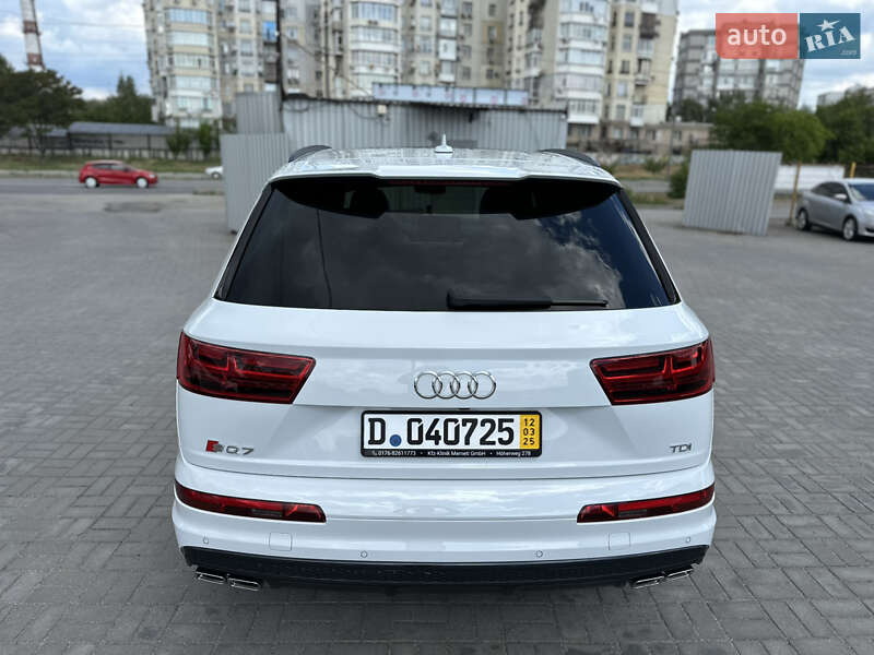 Внедорожник / Кроссовер Audi SQ7 2017 в Ужгороде