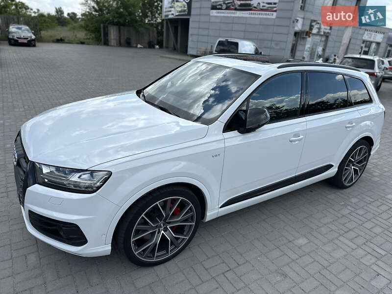 Внедорожник / Кроссовер Audi SQ7 2017 в Ужгороде