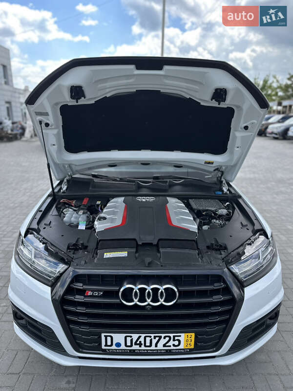 Внедорожник / Кроссовер Audi SQ7 2017 в Ужгороде