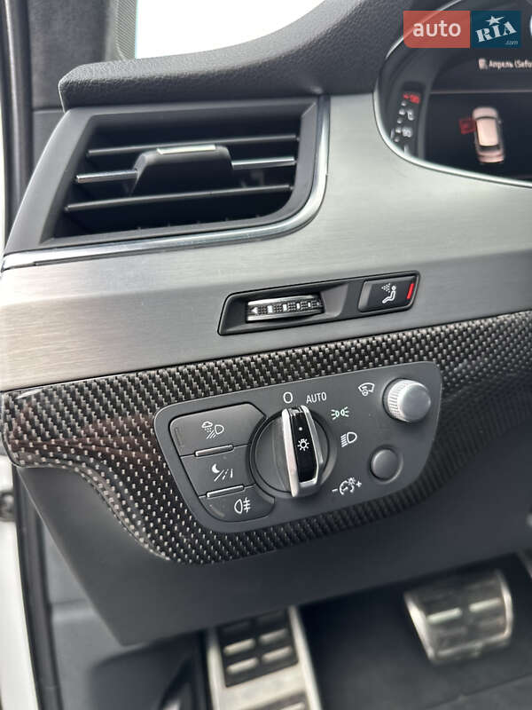 Внедорожник / Кроссовер Audi SQ7 2017 в Ужгороде