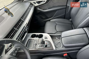 Внедорожник / Кроссовер Audi SQ7 2017 в Ужгороде