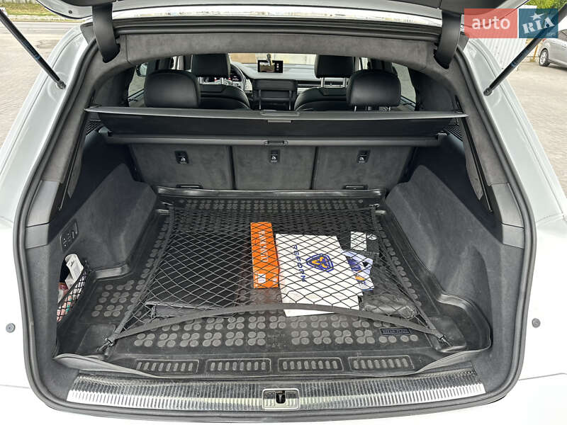 Внедорожник / Кроссовер Audi SQ7 2017 в Ужгороде