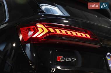 Внедорожник / Кроссовер Audi SQ7 2020 в 