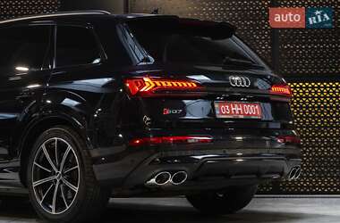 Внедорожник / Кроссовер Audi SQ7 2020 в 