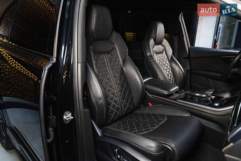 Внедорожник / Кроссовер Audi SQ7 2020 в Луцке