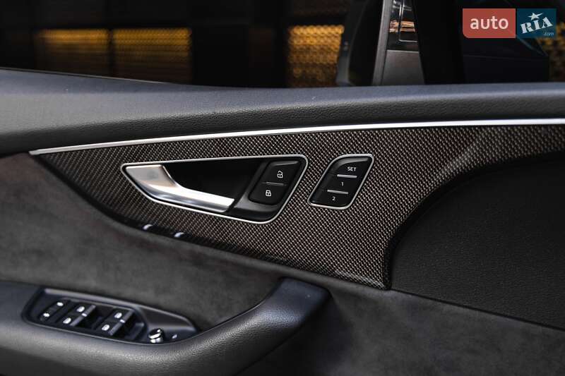Внедорожник / Кроссовер Audi SQ7 2020 в Луцке