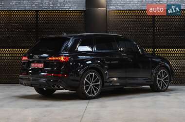 Внедорожник / Кроссовер Audi SQ7 2020 в 