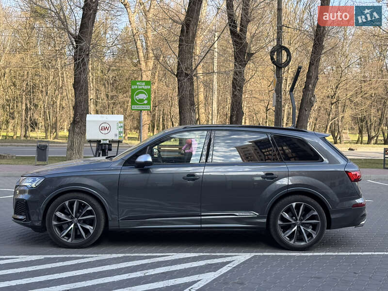 Внедорожник / Кроссовер Audi SQ7 2021 в Хмельницком