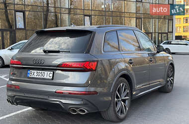 Внедорожник / Кроссовер Audi SQ7 2021 в 