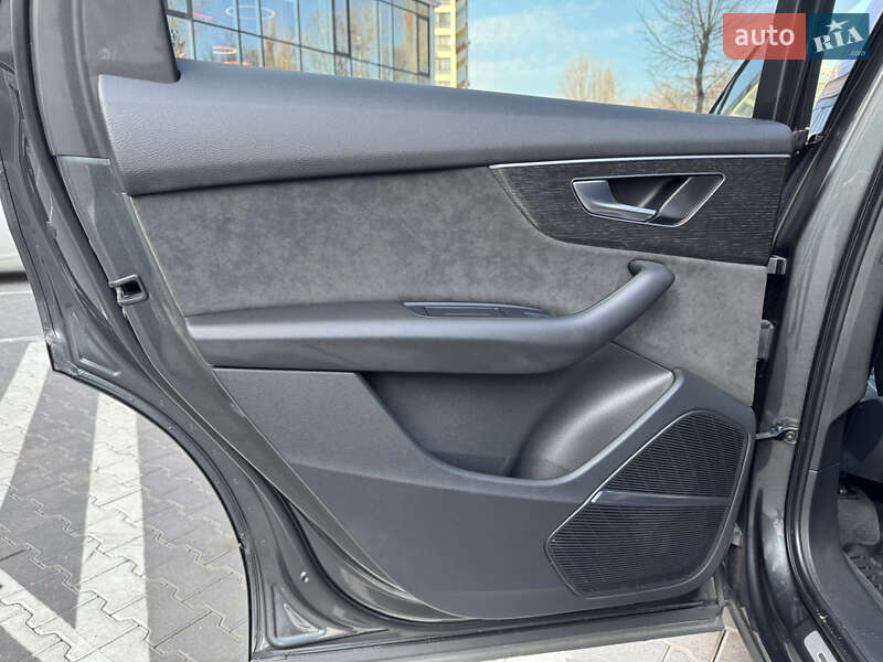 Внедорожник / Кроссовер Audi SQ7 2021 в Хмельницком