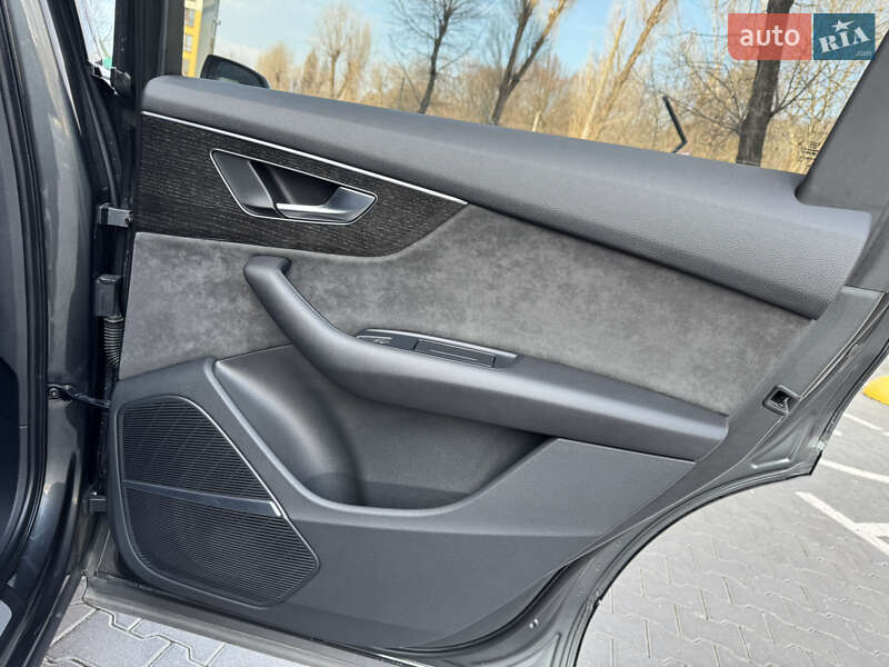 Внедорожник / Кроссовер Audi SQ7 2021 в Хмельницком