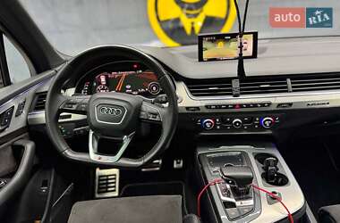 Внедорожник / Кроссовер Audi SQ7 2018 в 