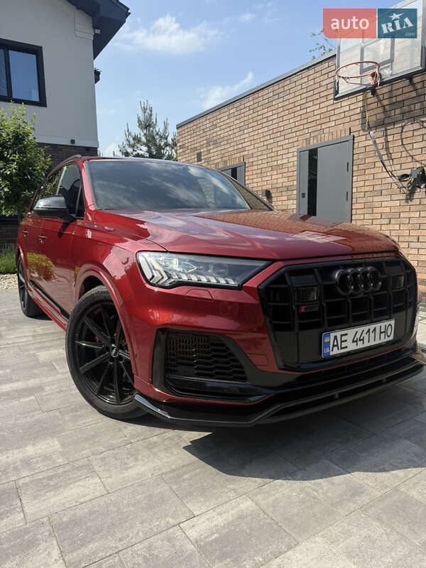 Внедорожник / Кроссовер Audi SQ7 2020 в 