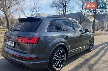 Внедорожник / Кроссовер Audi SQ7 2018 в 