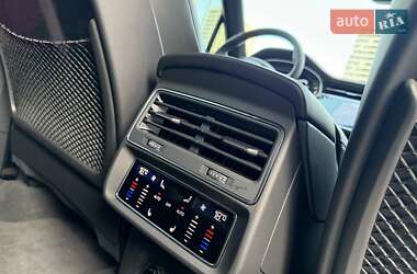 Внедорожник / Кроссовер Audi SQ7 2024 в 