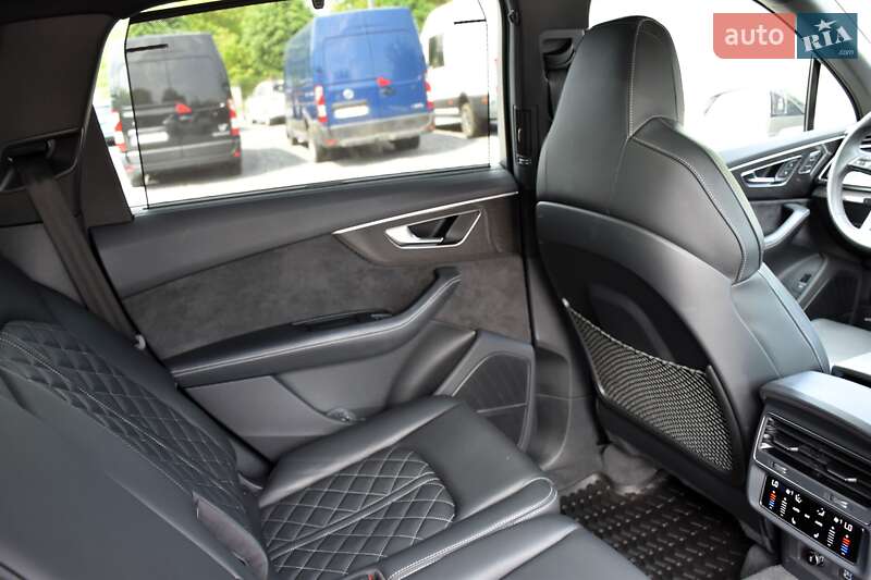 Внедорожник / Кроссовер Audi SQ7 2020 в Дрогобыче