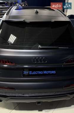 Позашляховик / Кросовер Audi SQ7 2020 в 