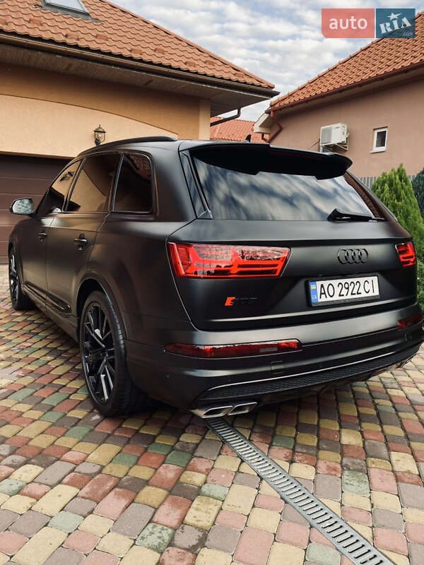 Внедорожник / Кроссовер Audi SQ7 2017 в Мукачево