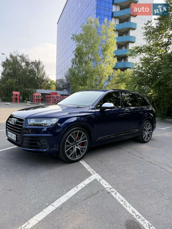 Позашляховик / Кросовер Audi SQ7 2018 в Дніпрі