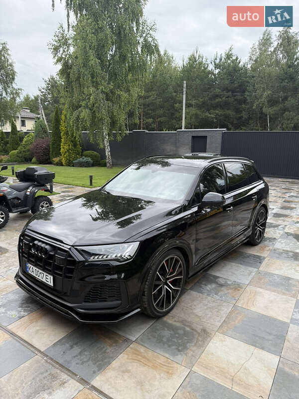 Внедорожник / Кроссовер Audi SQ7 2020 в 