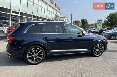 Внедорожник / Кроссовер Audi SQ7 2024 в 