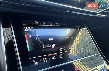 Внедорожник / Кроссовер Audi SQ7 2022 в 