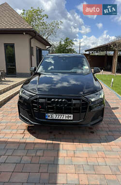 Внедорожник / Кроссовер Audi SQ7 2021 в 