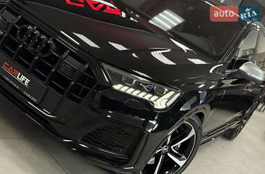 Внедорожник / Кроссовер Audi SQ7 2021 в 