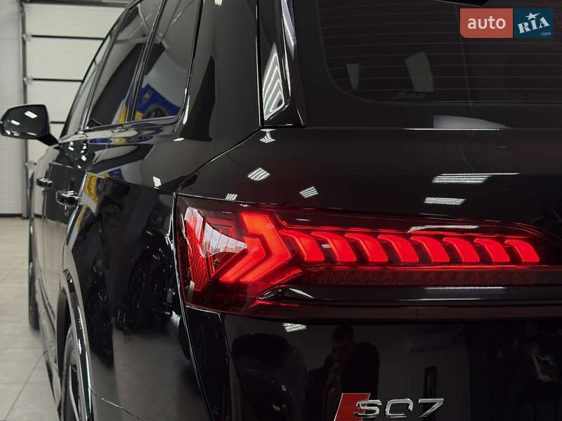 Внедорожник / Кроссовер Audi SQ7 2021 в Тернополе