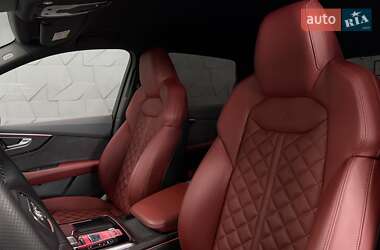 Внедорожник / Кроссовер Audi SQ7 2021 в 