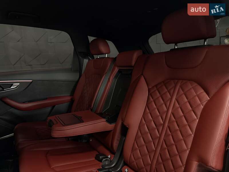 Внедорожник / Кроссовер Audi SQ7 2021 в Тернополе