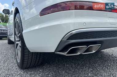 Внедорожник / Кроссовер Audi SQ7 2017 в 